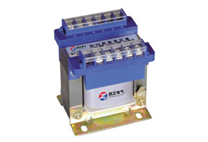 “控制變壓器”顧名思義就是因多用于控制系統(tǒng)而得名。它實(shí)際上是一個 具有多種輸出電壓的降壓變壓器，也可用做低壓照明及信號燈、指示燈的電源。那使用控制變壓器應(yīng)注意哪些事項(xiàng)呢？下面旗正控制變壓器公司小編就跟你聊聊吧！