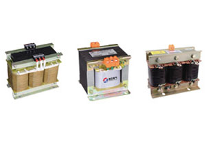 控制變壓器作為干式變壓器的一種在很多設(shè)備中被大家作為控制電路的電源使用，可是控制變壓器在溫升、絕緣電阻、絕緣強度、接地和泄漏電流等方面有哪些安全要求是不可缺少的呢？旗正電氣小編就為各位詳細介紹如下：