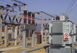 變壓器（Transformer）是一種能改變電壓的裝置，主要是利用電磁原理。變壓器型號通常由表示相數、冷卻方式、調壓方式、繞組線芯等材料符號，以及變壓器容量、額定電壓、繞組連接方式組成。那變壓器型號意義你知道多少？控制變壓器廠家—旗正電氣你告訴你變壓器型號大全及變壓器型號所代表的含義。